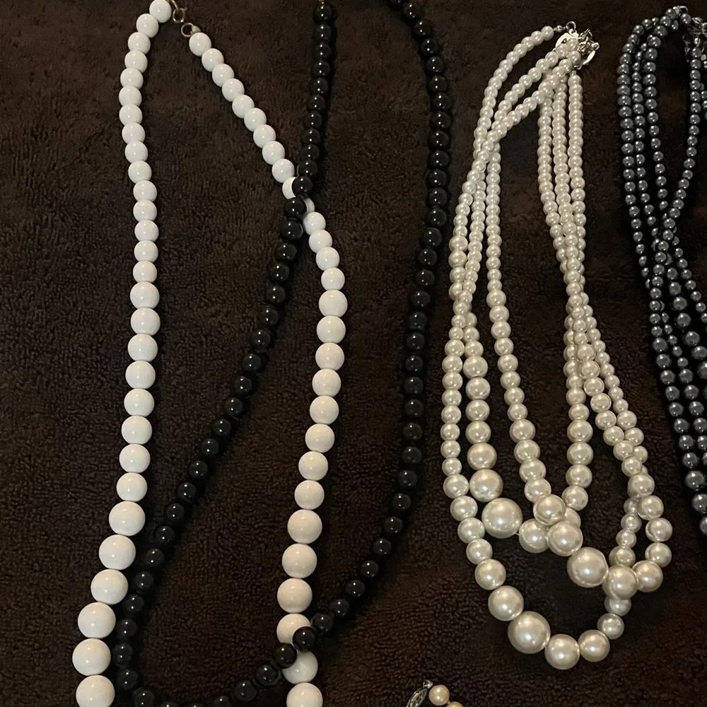 Unique Vintage Black and White Pearl Necklace Set
